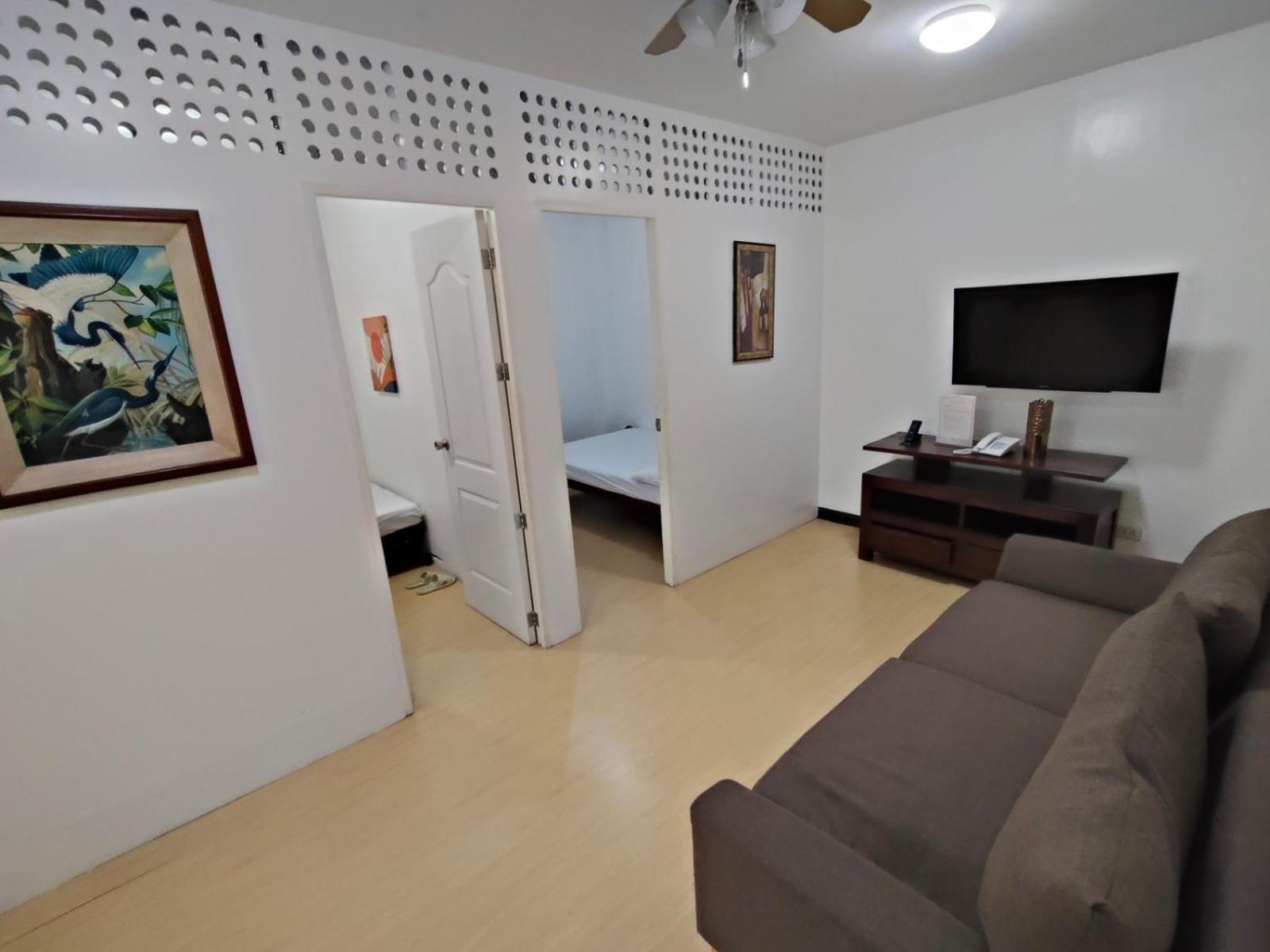 La Belladoza Near Airport Hotel Paranaque City Exterior photo